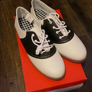 Oxford shoes never worn new with tags
